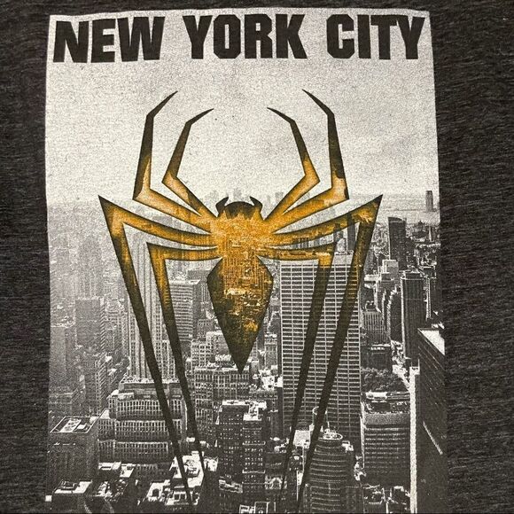 Hot Topic Spider-Man New York City Graphic T-Shirt - Picture 2 of 4